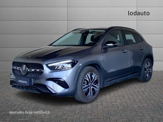 Mercedes-Benz GLA 200
