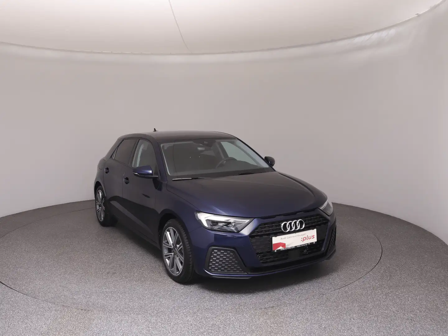 Audi A1 30 TFSI intense Blau - 2