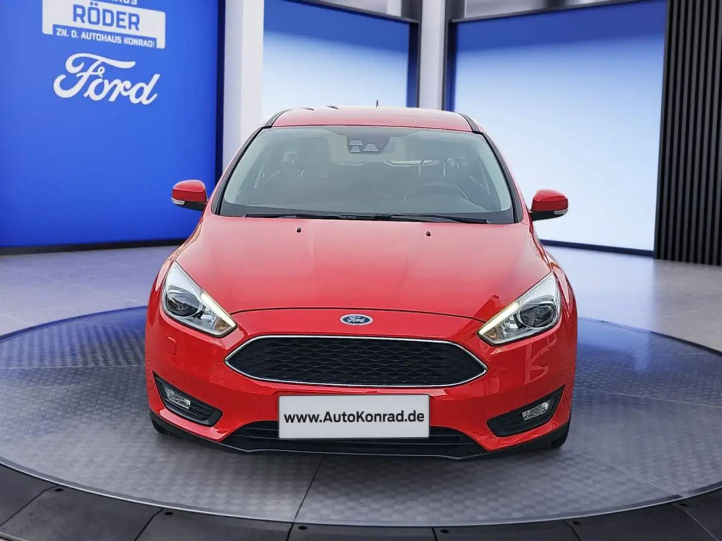 Ford Focus Turnier 1.6 Ti-VCT Trend Rood - 2