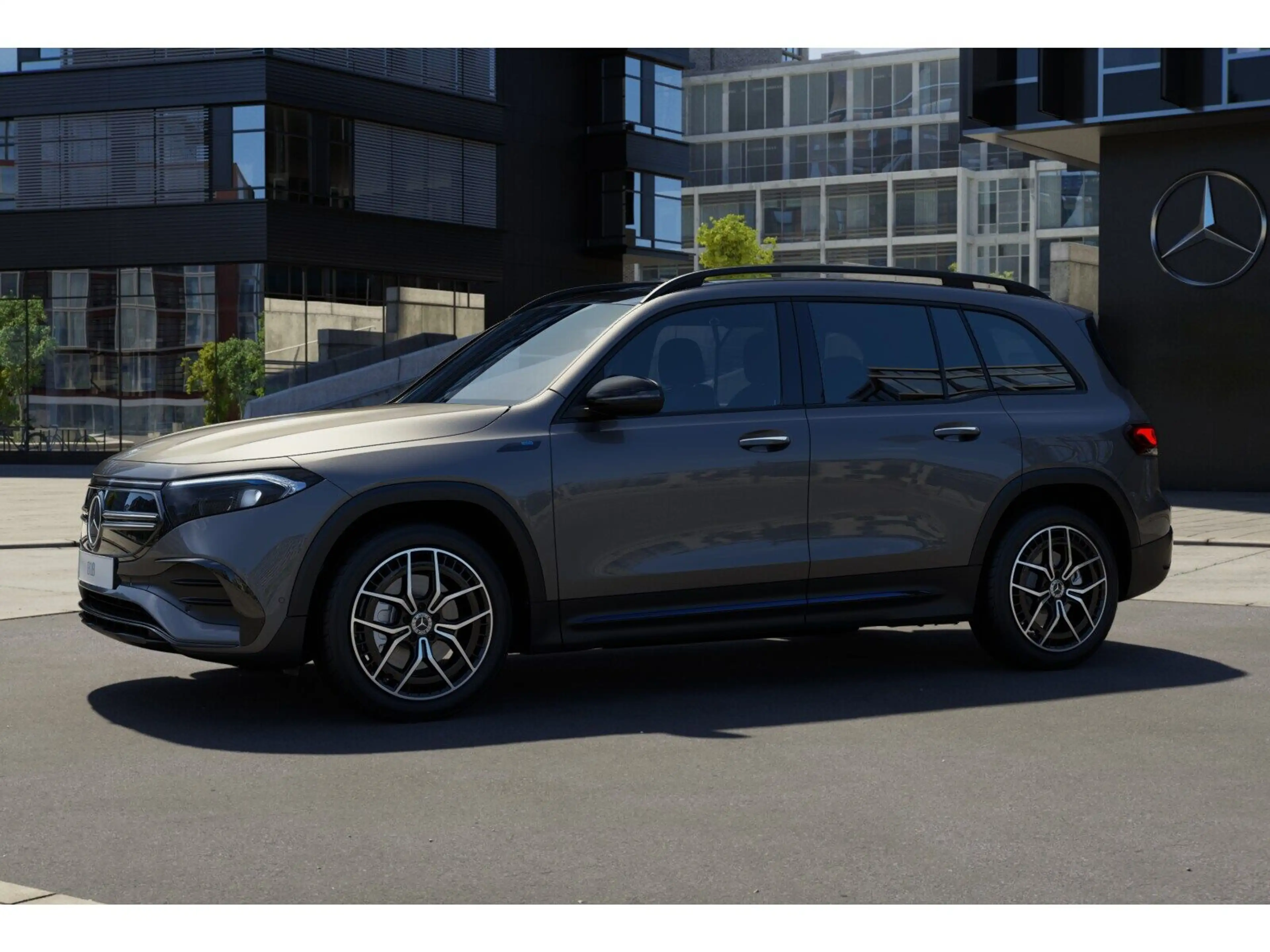 Mercedes-Benz EQB 300 4M AMG NIGHT DISTR KAMERA PANO SPUR PDC — photo 4