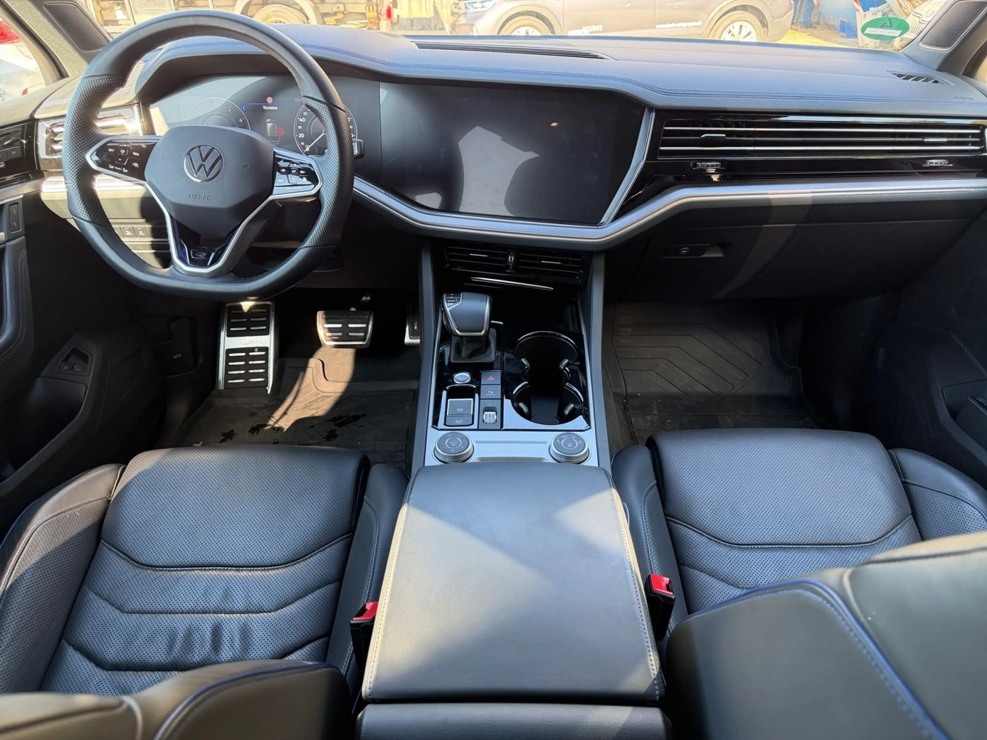 Volkswagen Touareg eHybrid R 4M Pano Leder Navi LED AHK — photo 11