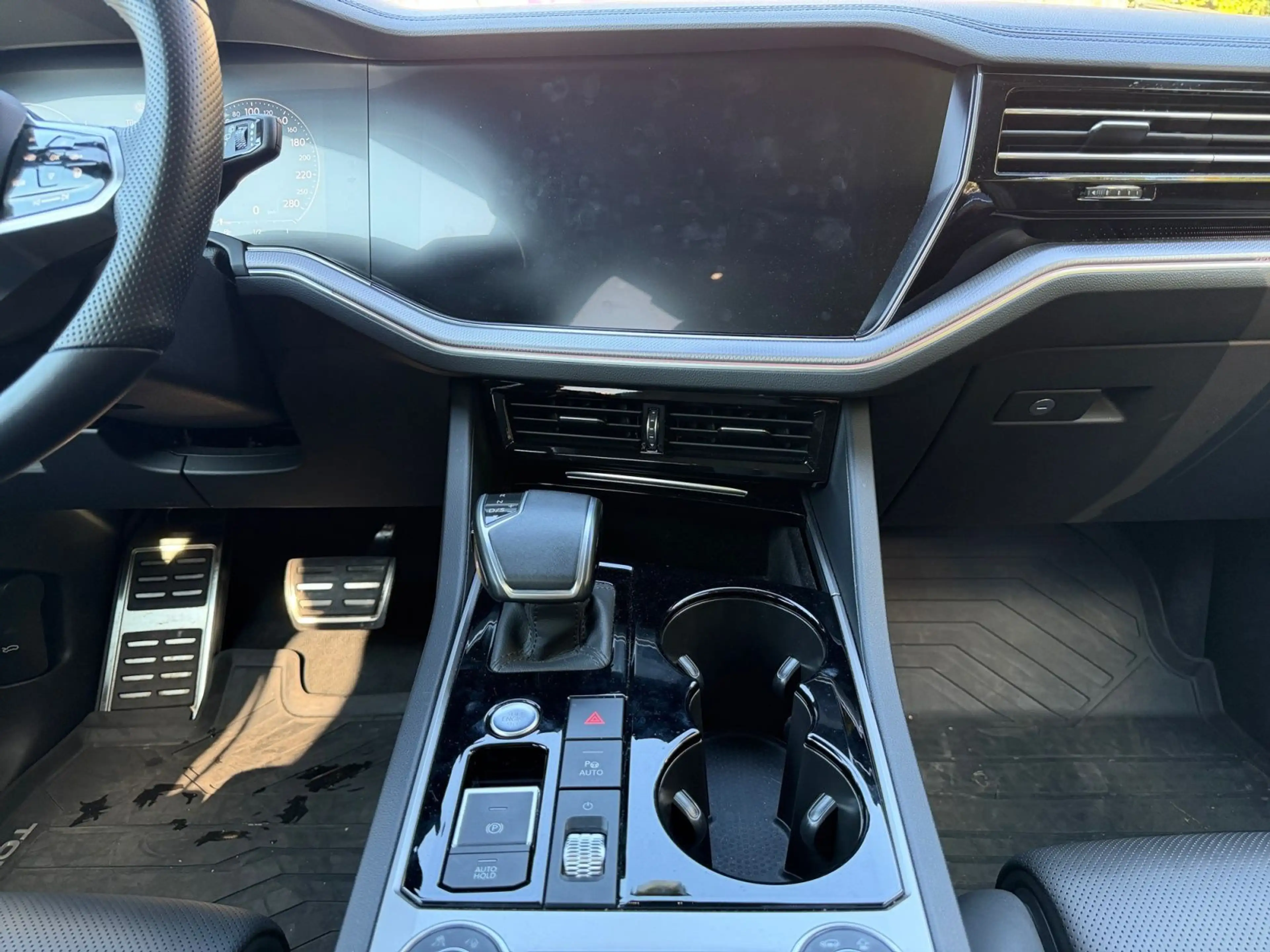 Volkswagen Touareg eHybrid R 4M Pano Leder Navi LED AHK — photo 12
