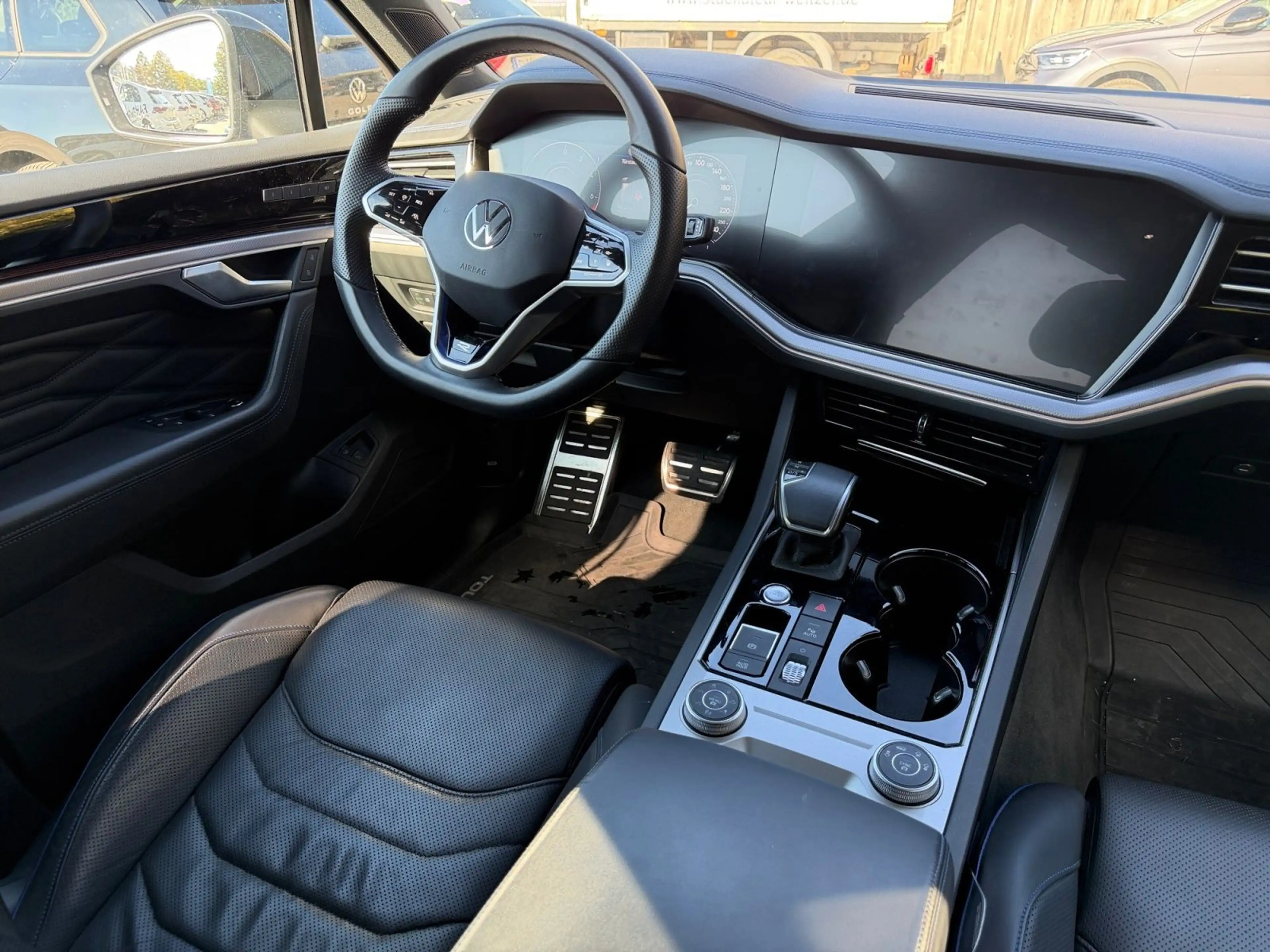 Volkswagen Touareg eHybrid R 4M Pano Leder Navi LED AHK — photo 13