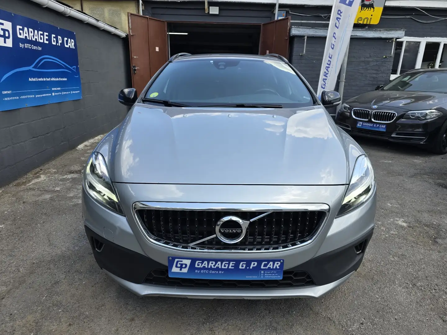 Volvo V40 Cross Country 2.0 D2 Summum Grijs - 2