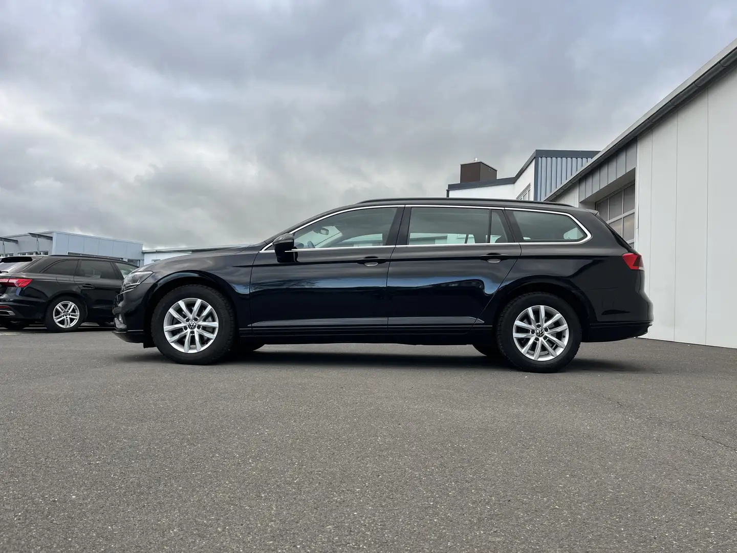 Volkswagen Passat Variant 2.0 TDI DSG Business 156€ m. 20% Anzahlung DAB N Schwarz - 2