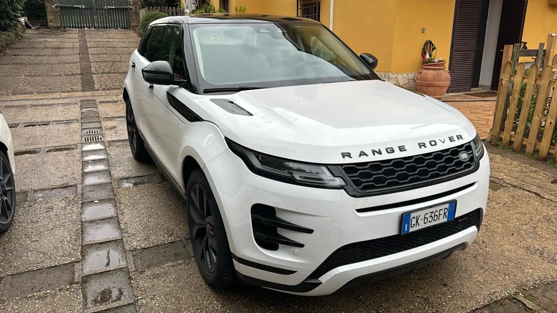 Land Rover Range Rover Evoque 2.0d i4 mhev R-Dynamic awd 163cv auto Bianco - 1