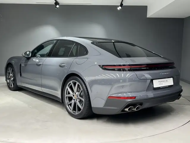 Porsche Panamera view 3