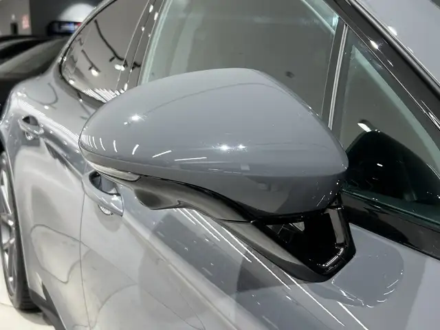 Porsche Panamera view 14