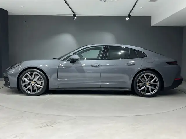 Porsche Panamera view 2