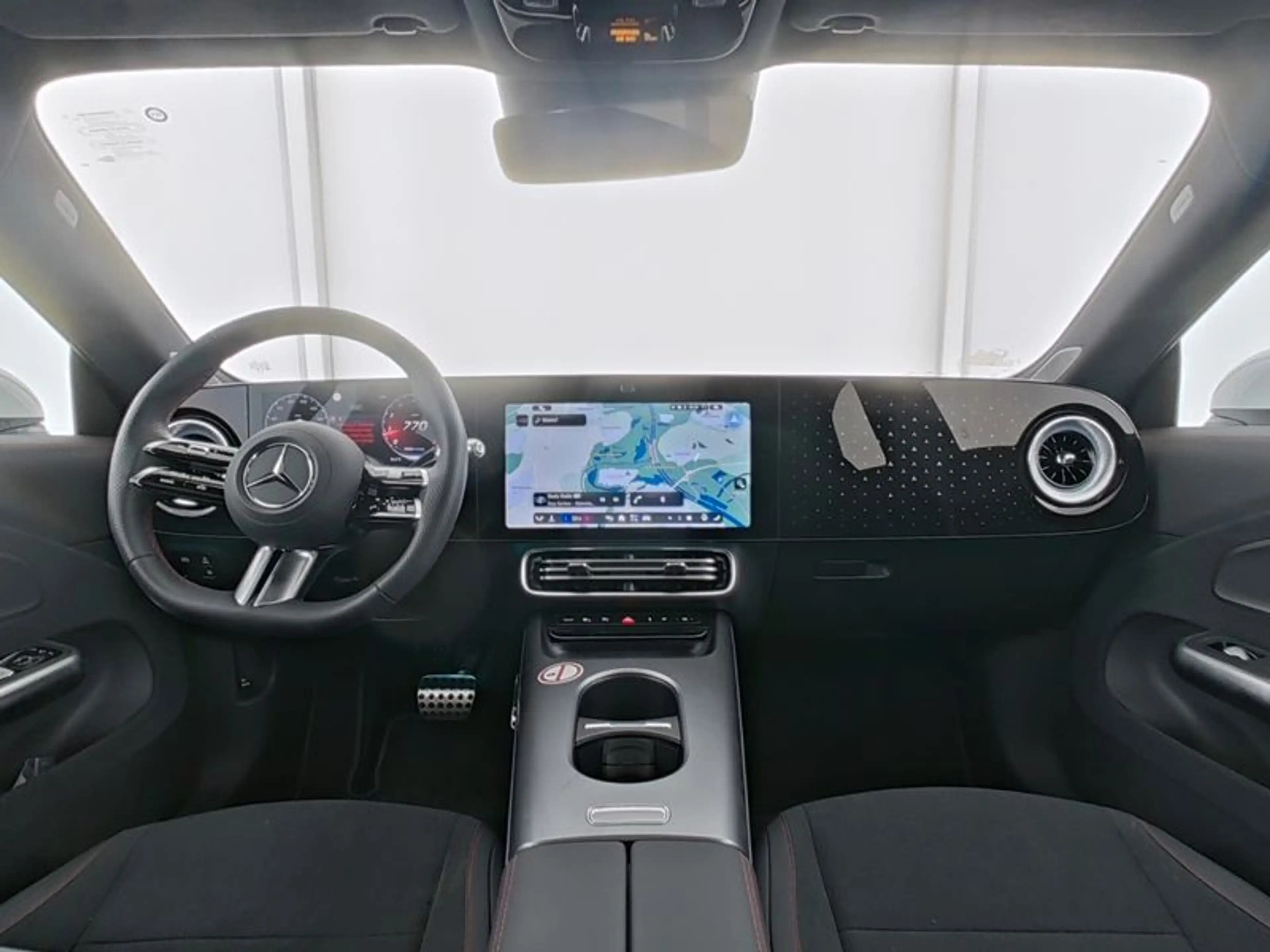Mercedes-Benz CLA 180 AMG+TOTW+AMBIENTE+DISTRONIC+PANO+KAM+LED — photo 7