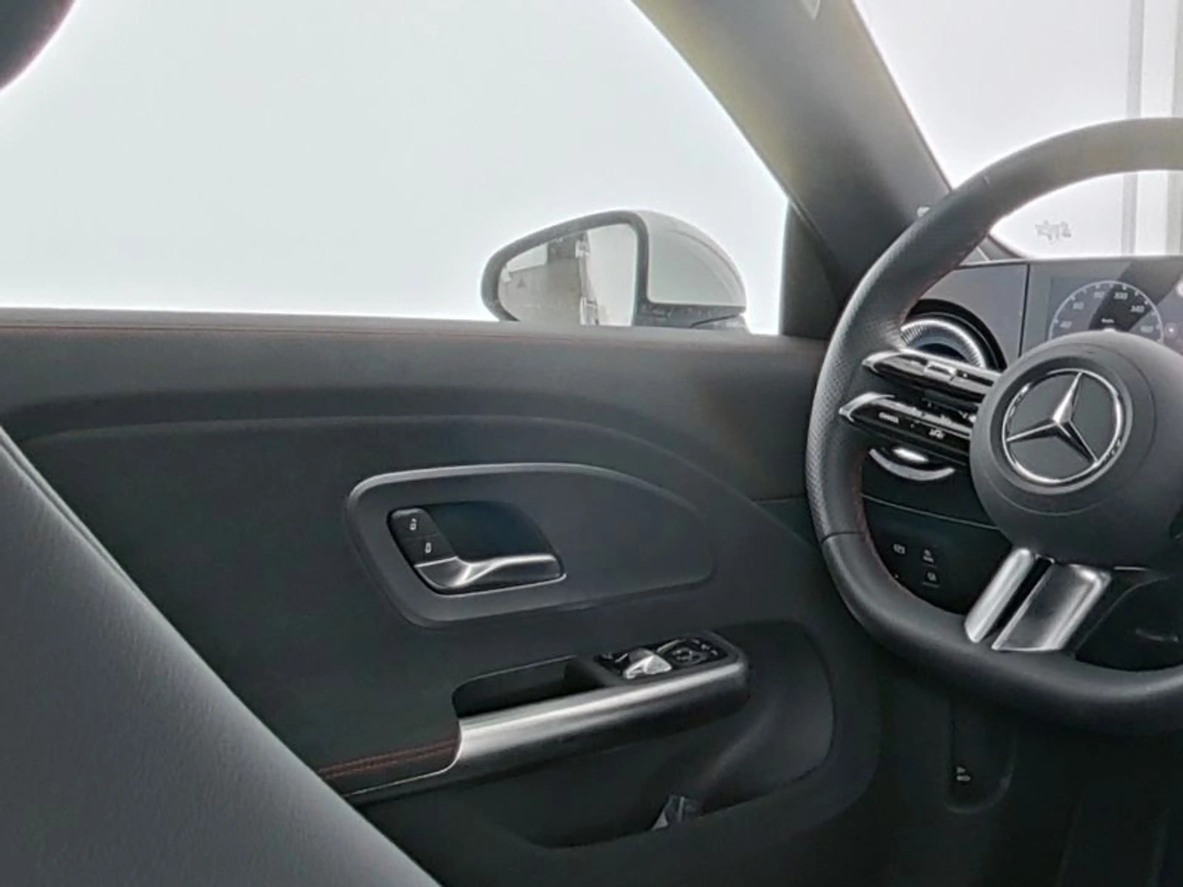 Mercedes-Benz CLA 180 AMG+TOTW+AMBIENTE+DISTRONIC+PANO+KAM+LED — photo 9