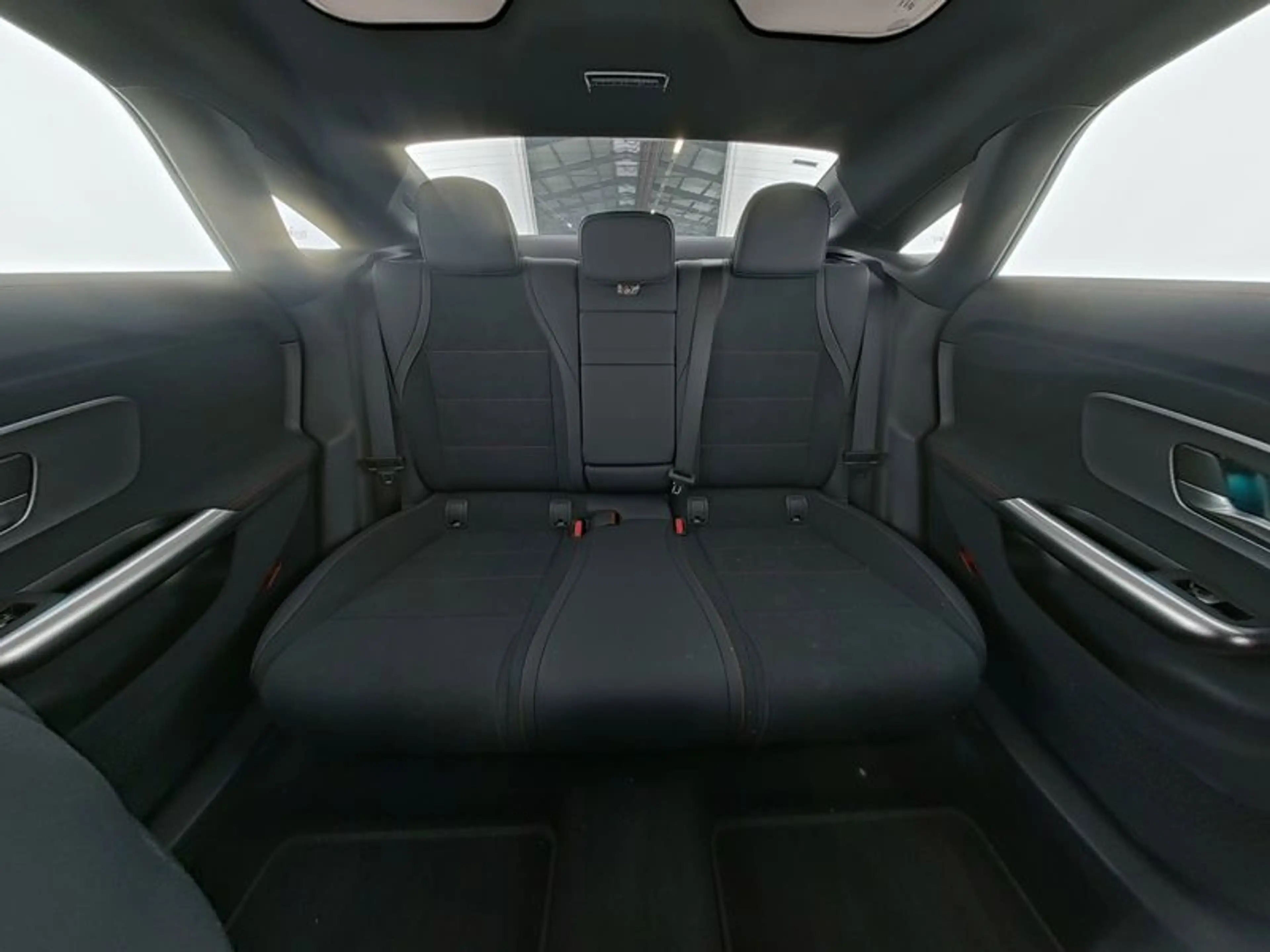Mercedes-Benz CLA 180 AMG+TOTW+AMBIENTE+DISTRONIC+PANO+KAM+LED — photo 8