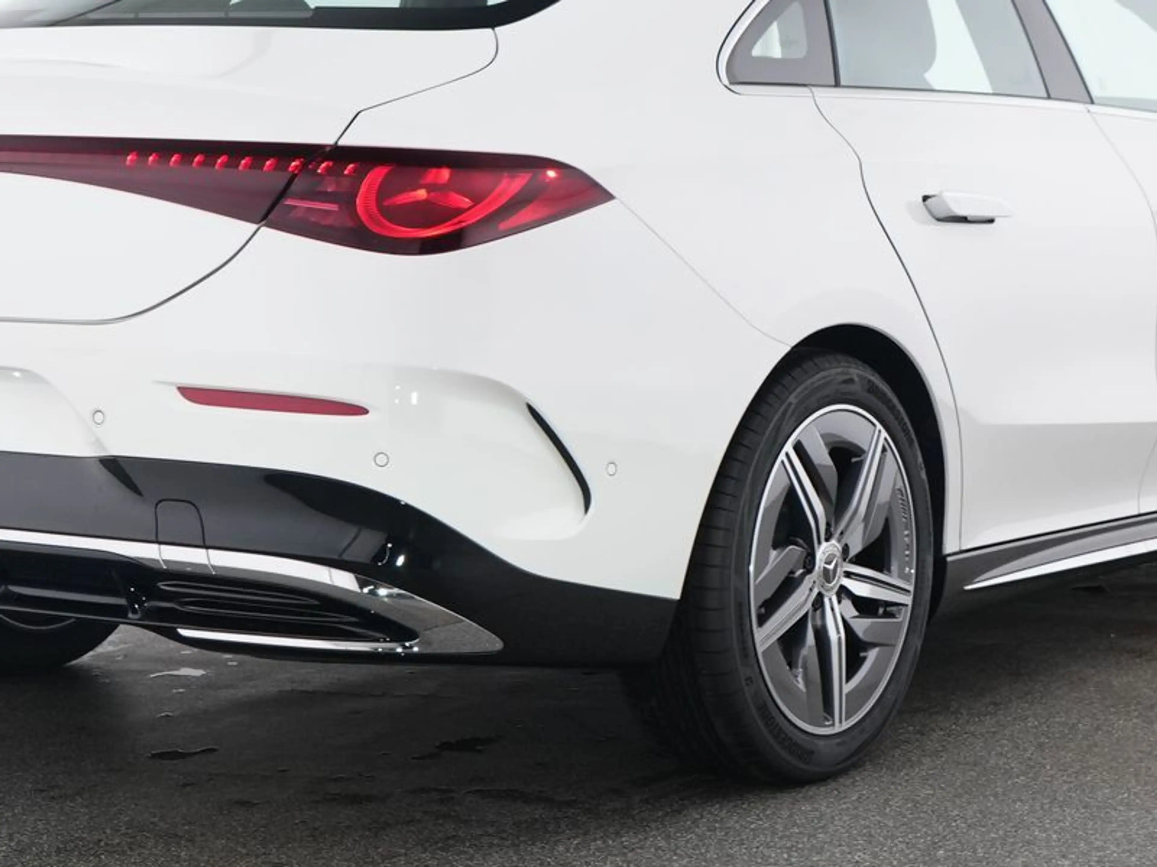 Mercedes-Benz CLA 180 AMG+TOTW+AMBIENTE+DISTRONIC+PANO+KAM+LED — photo 10
