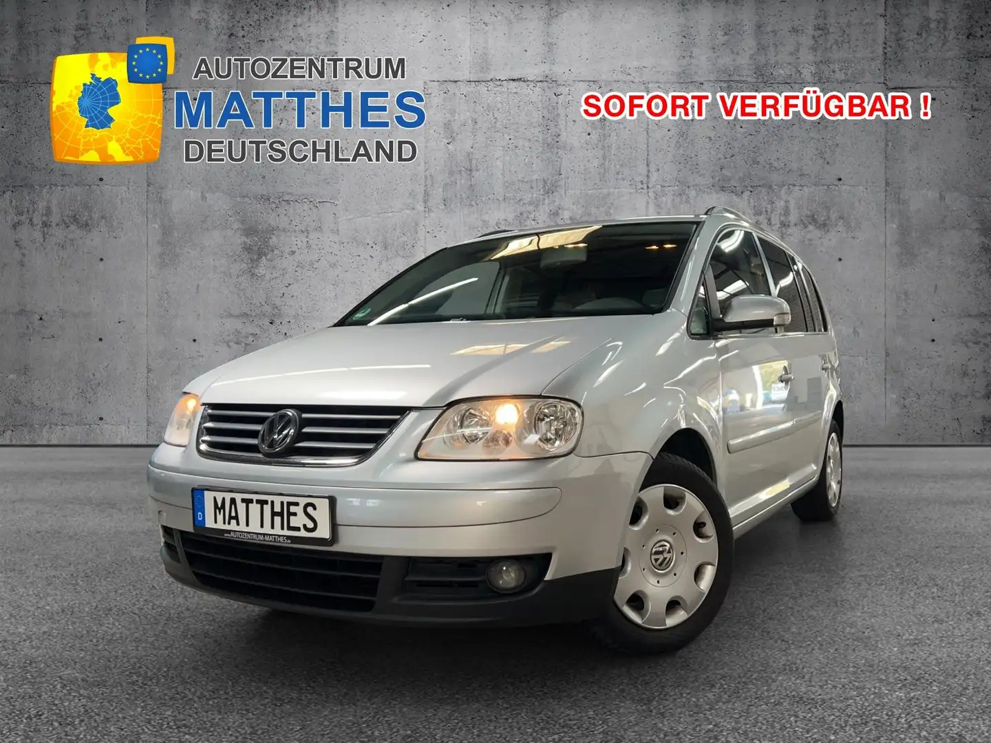 Volkswagen Touran Trendline Radio AHK 2 Zonen PDC srebrna - 1