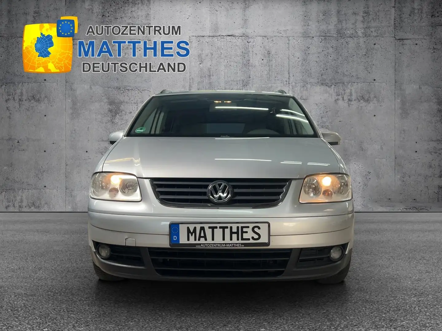 Volkswagen Touran Trendline Radio AHK 2 Zonen PDC srebrna - 2