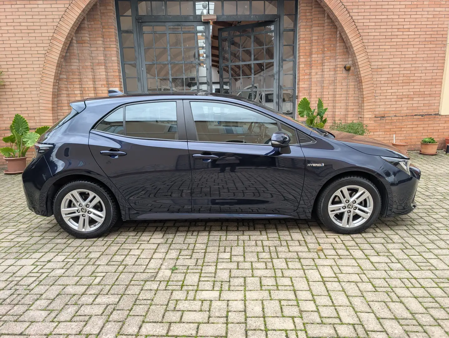 Toyota Corolla 1.8 Hybrid Active Buonissime condizioni Blu/Azzurro - 2