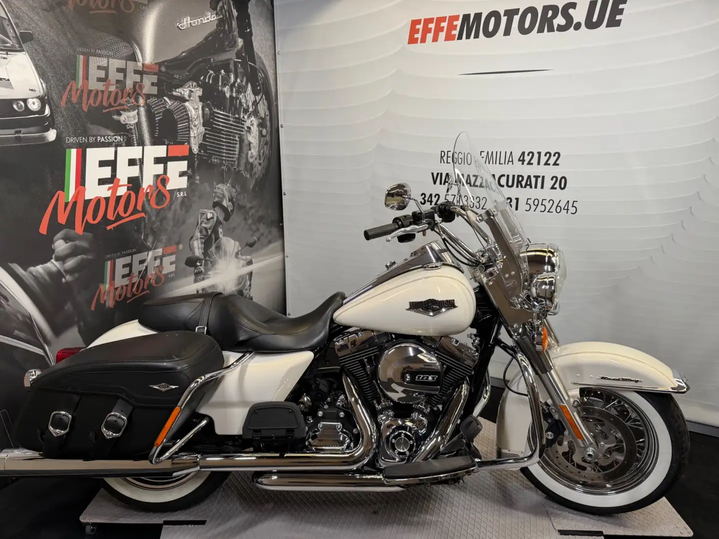 Harley-Davidson Road King Alb - 1