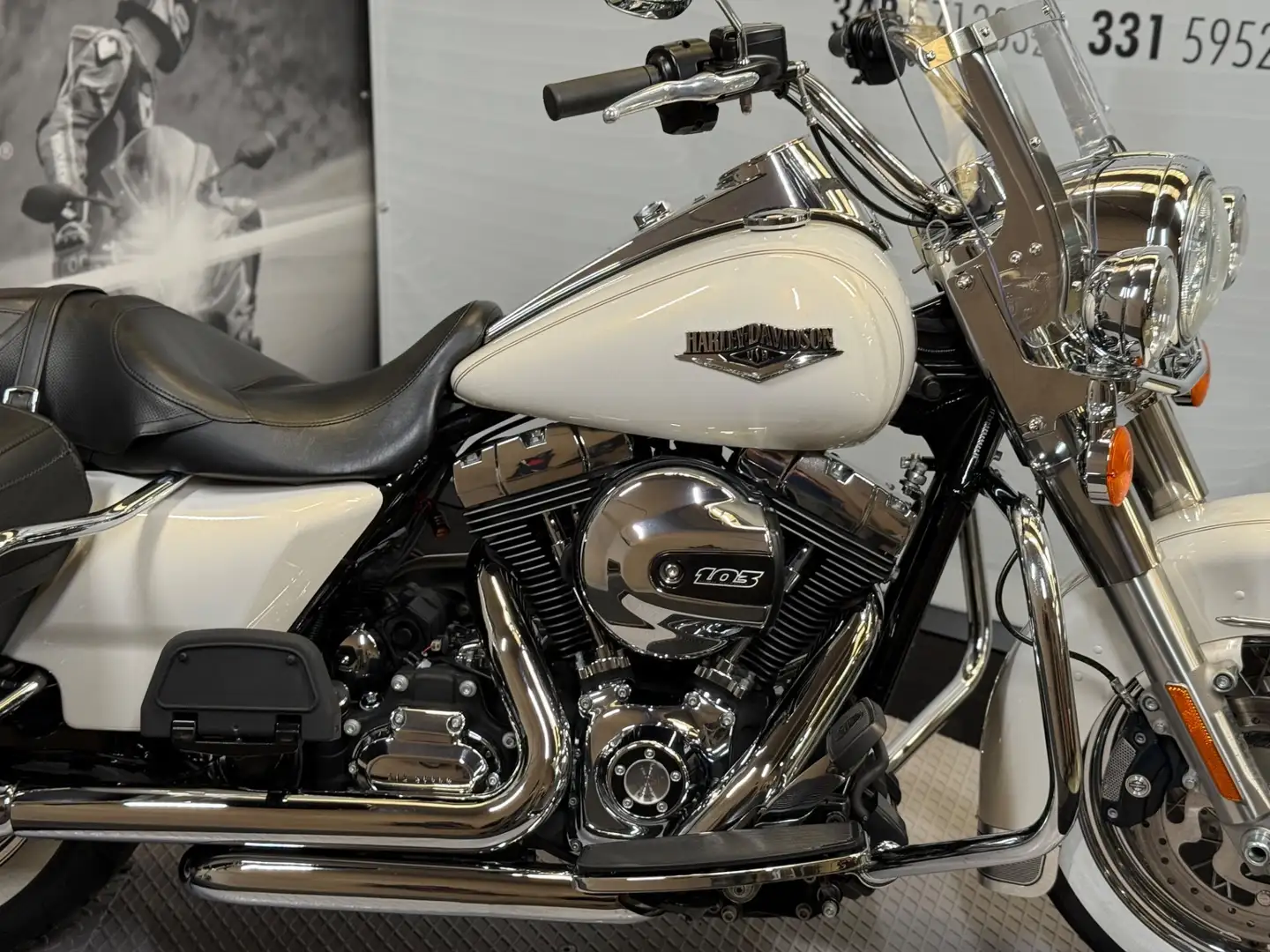 Harley-Davidson Road King Alb - 2