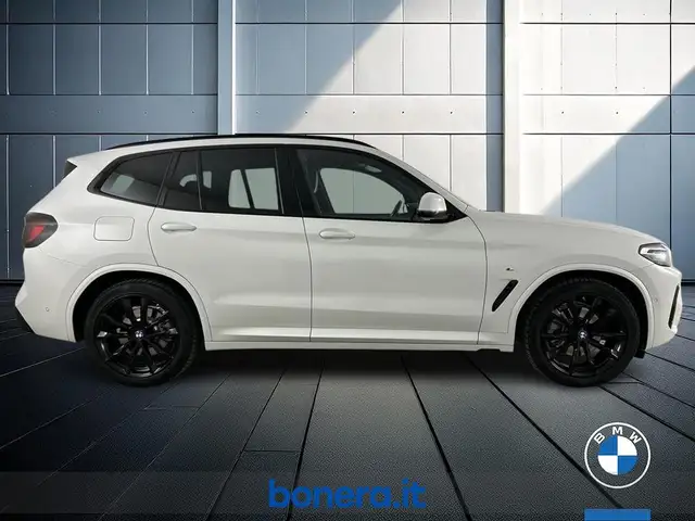 BMW X3 view 5