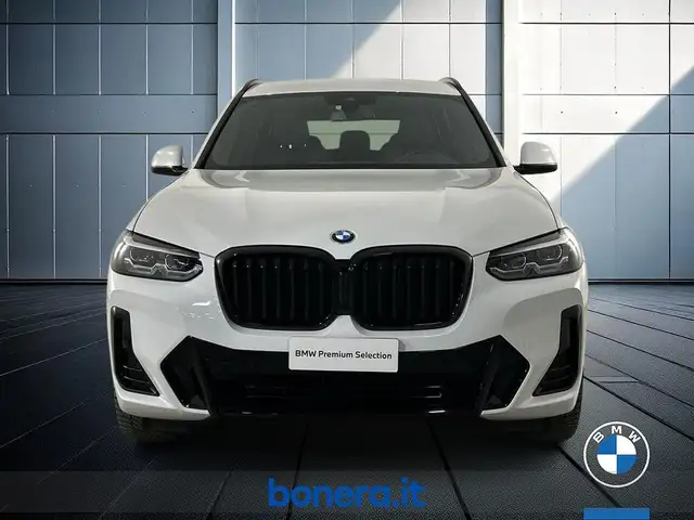 BMW X3 view 3