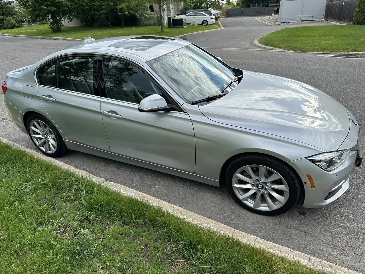 BMW 3 Series снимка BMW 3 Series