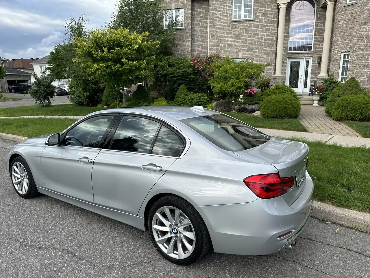 BMW 3 Series снимка BMW 3 Series
