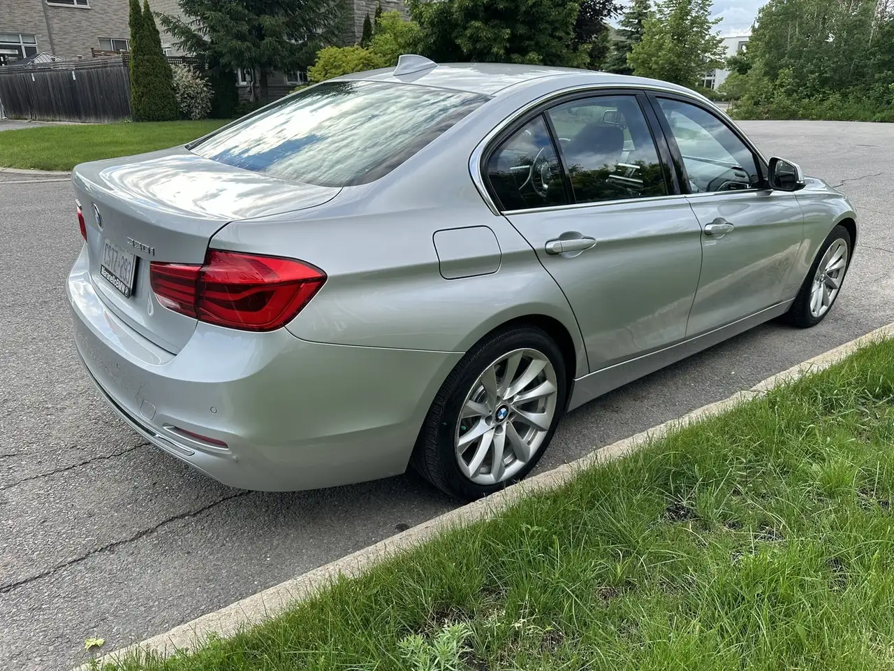 BMW 3 Series снимка BMW 3 Series