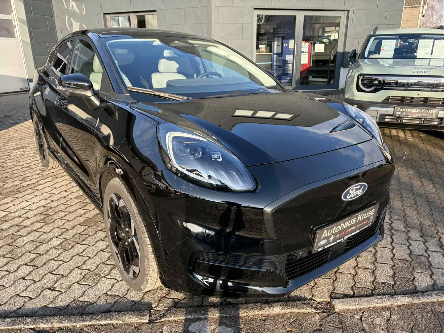 Ford Puma Gen-E 43 kwh Premium+Panorama+W.Paket Schwarz - 2
