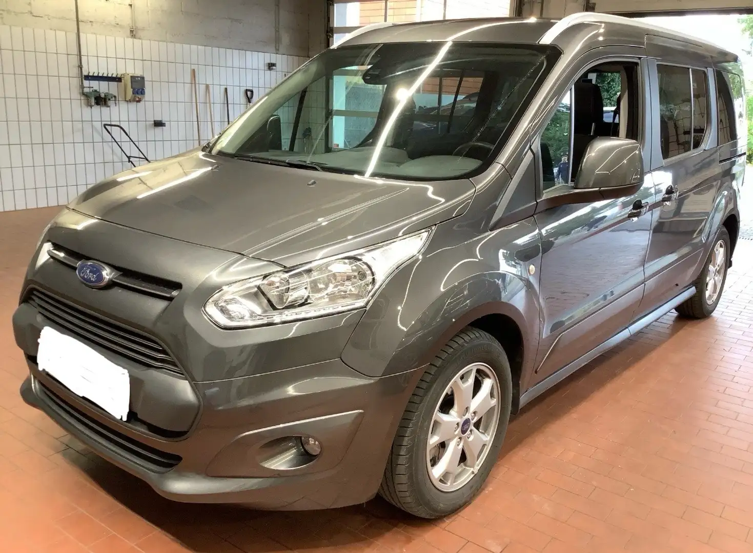 Ford Grand Tourneo Titanium *Paravan*Rollstuhlgerecht + Rampe *Pano* Grau - 1