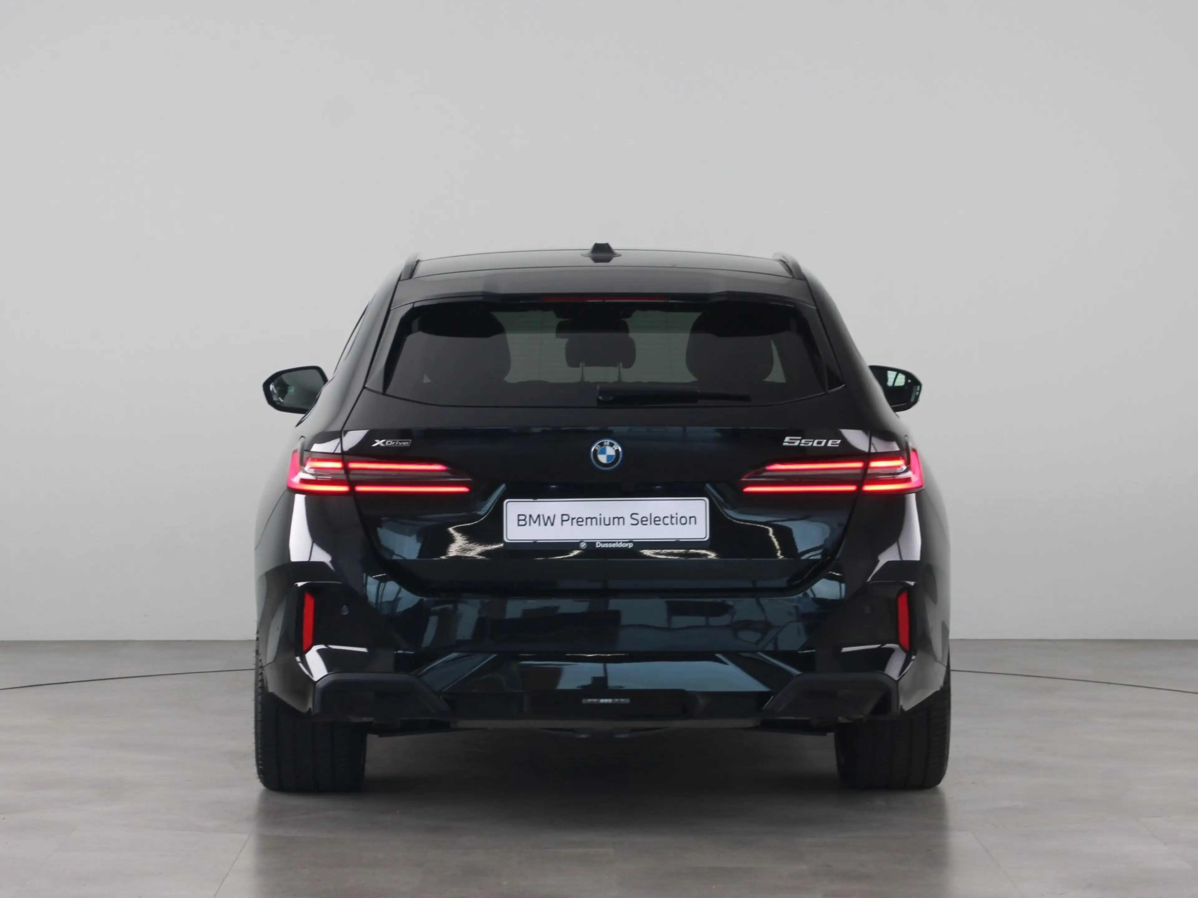 BMW 550 5 Serie Touring 550e xDrive — photo 12