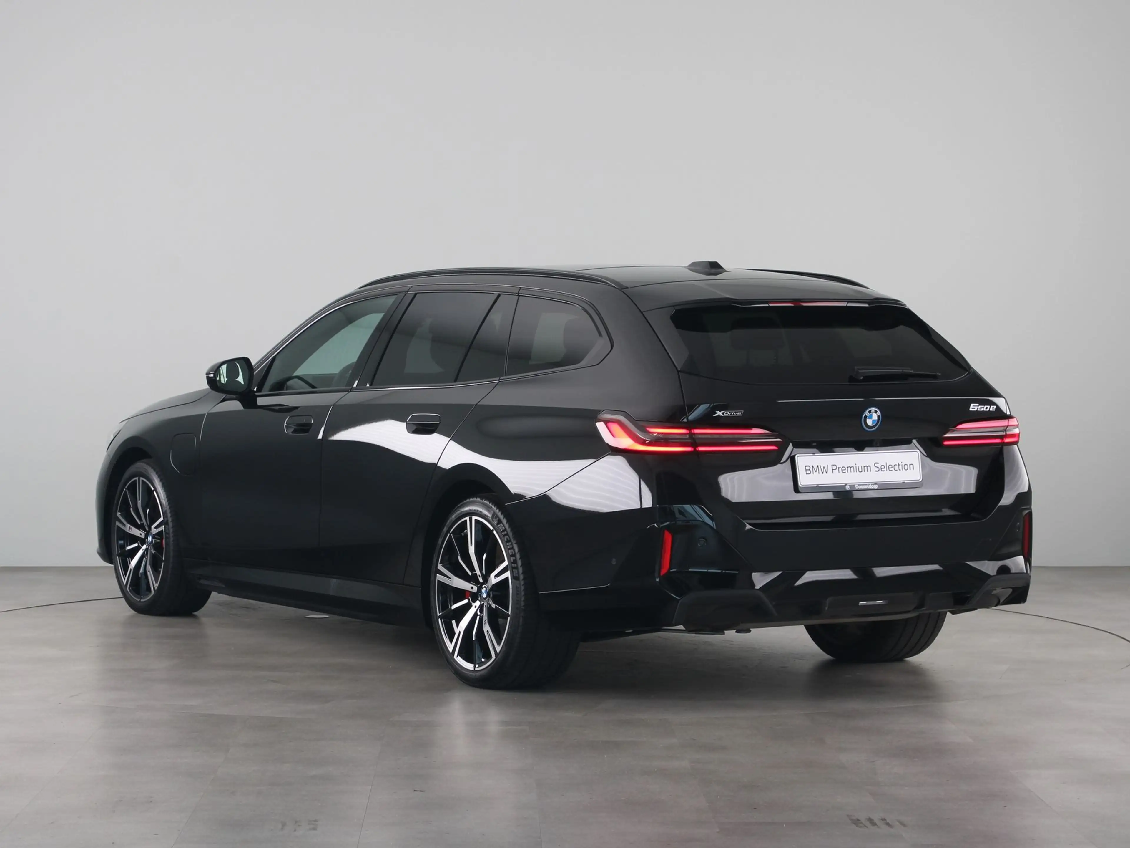 BMW 550 5 Serie Touring 550e xDrive — photo 13