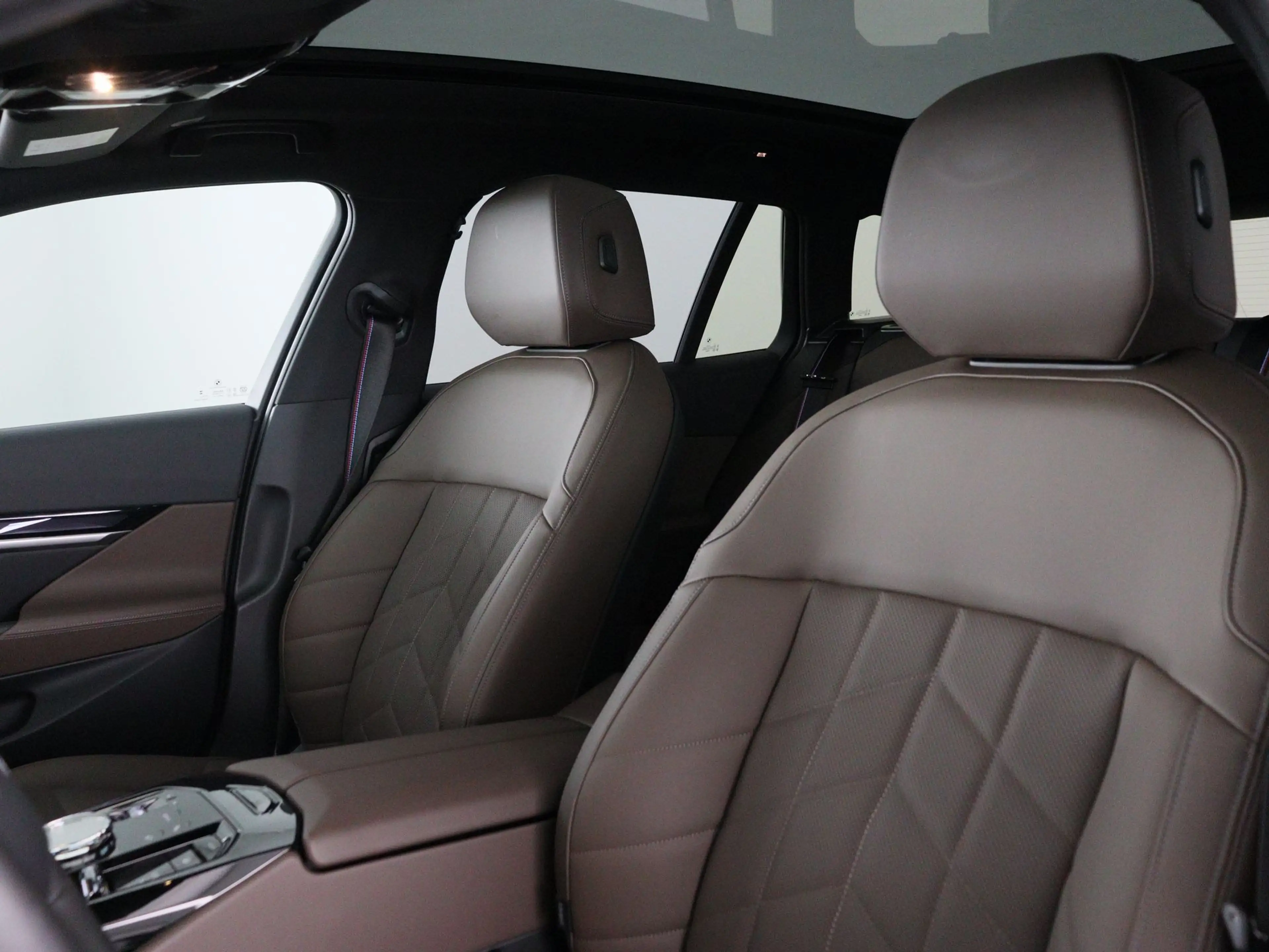 BMW 550 5 Serie Touring 550e xDrive — photo 7