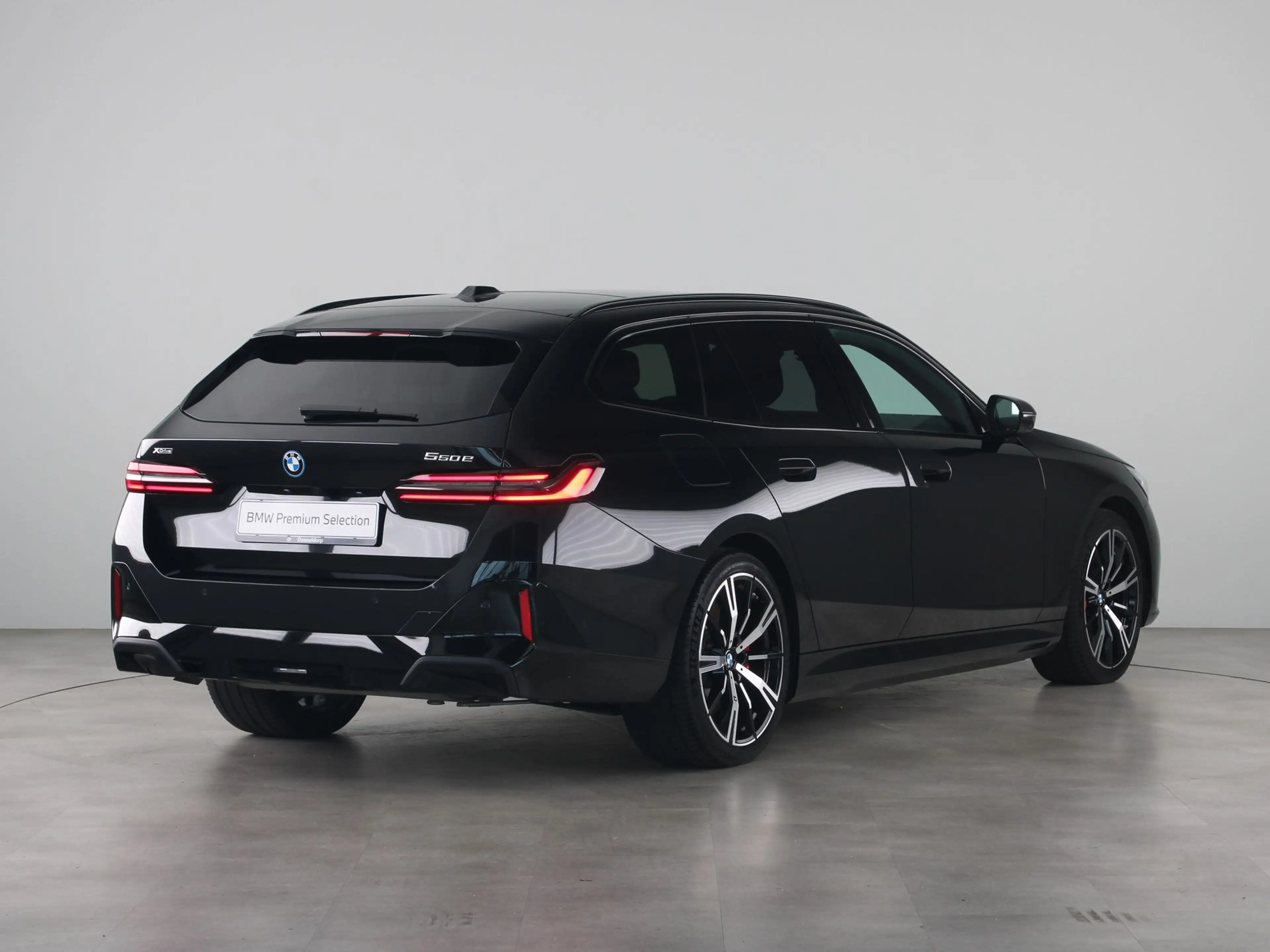 BMW 550 5 Serie Touring 550e xDrive — photo 11