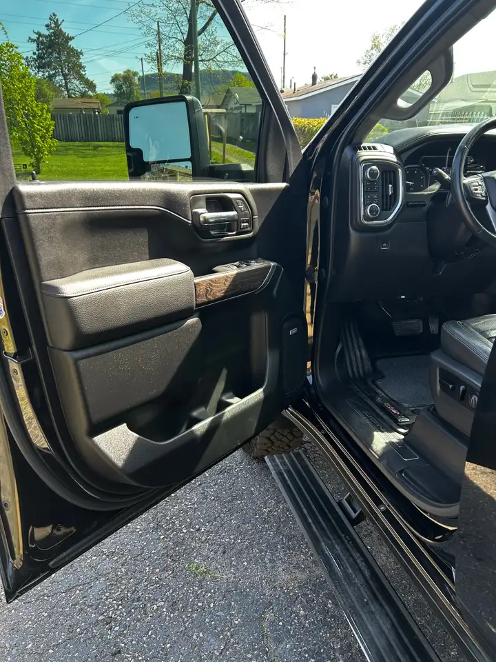 GMC Sierra 3500HD снимка GMC Sierra 3500HD