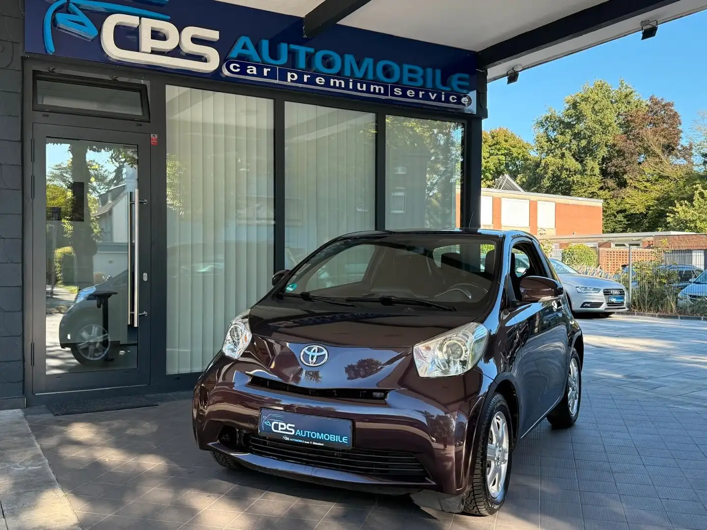 Toyota iQ iQ Basis, 1. Hand Brun - 1