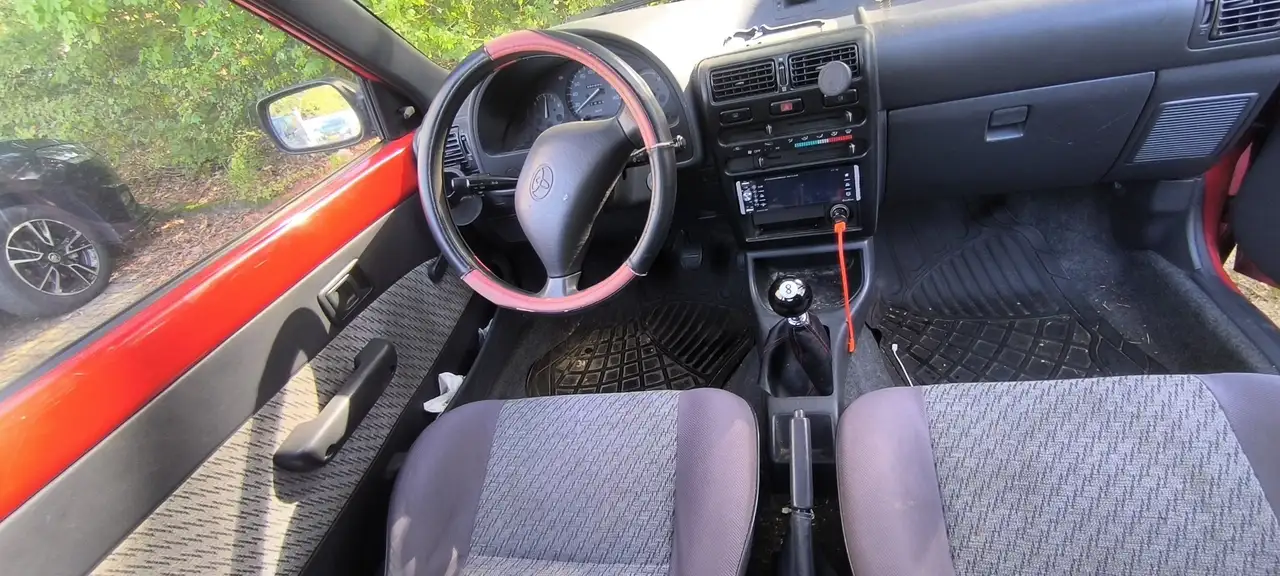 Toyota Starlet 1.3 XLi, foto 3