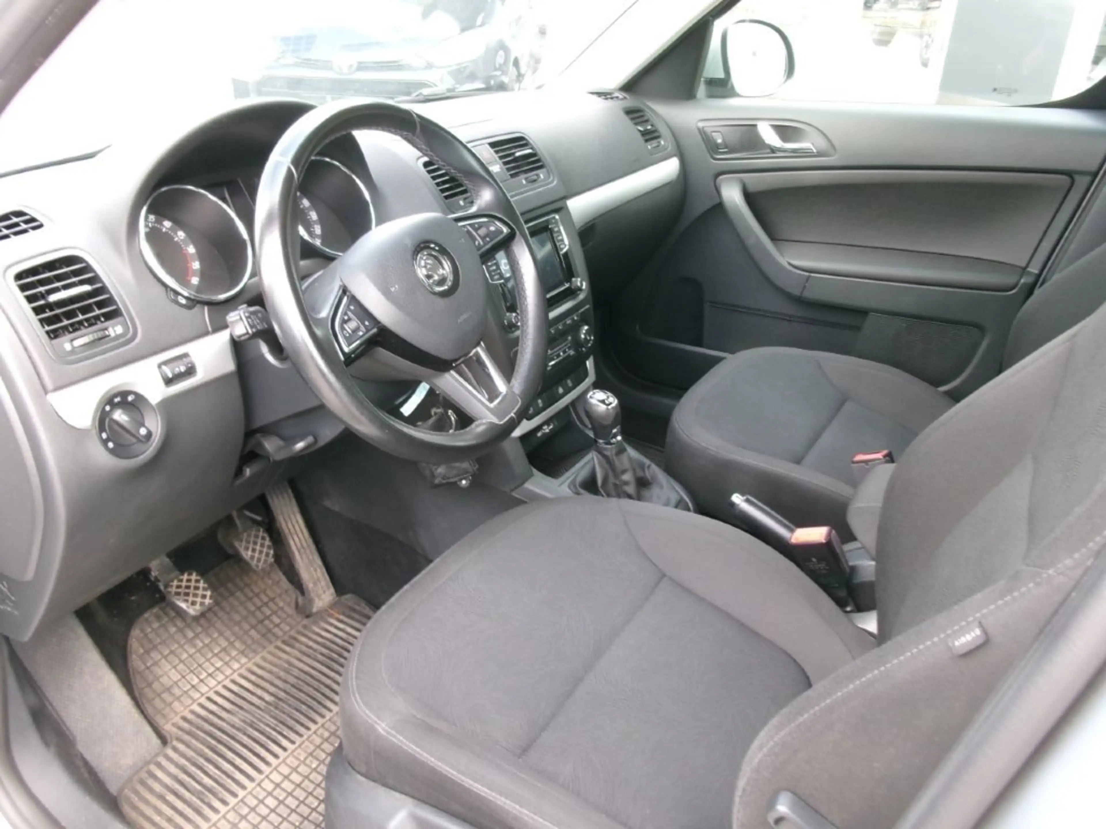 Skoda Yeti Yeti 2,0 TDI SCR 4x4 Ambition — photo 11