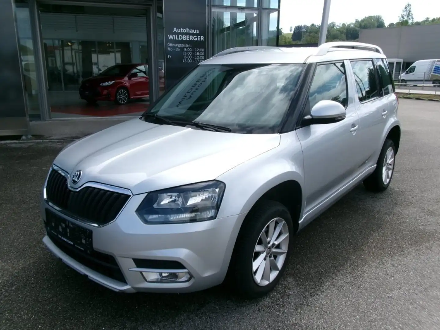 Skoda Yeti Yeti 2,0 TDI SCR 4x4 Ambition Silber - 1