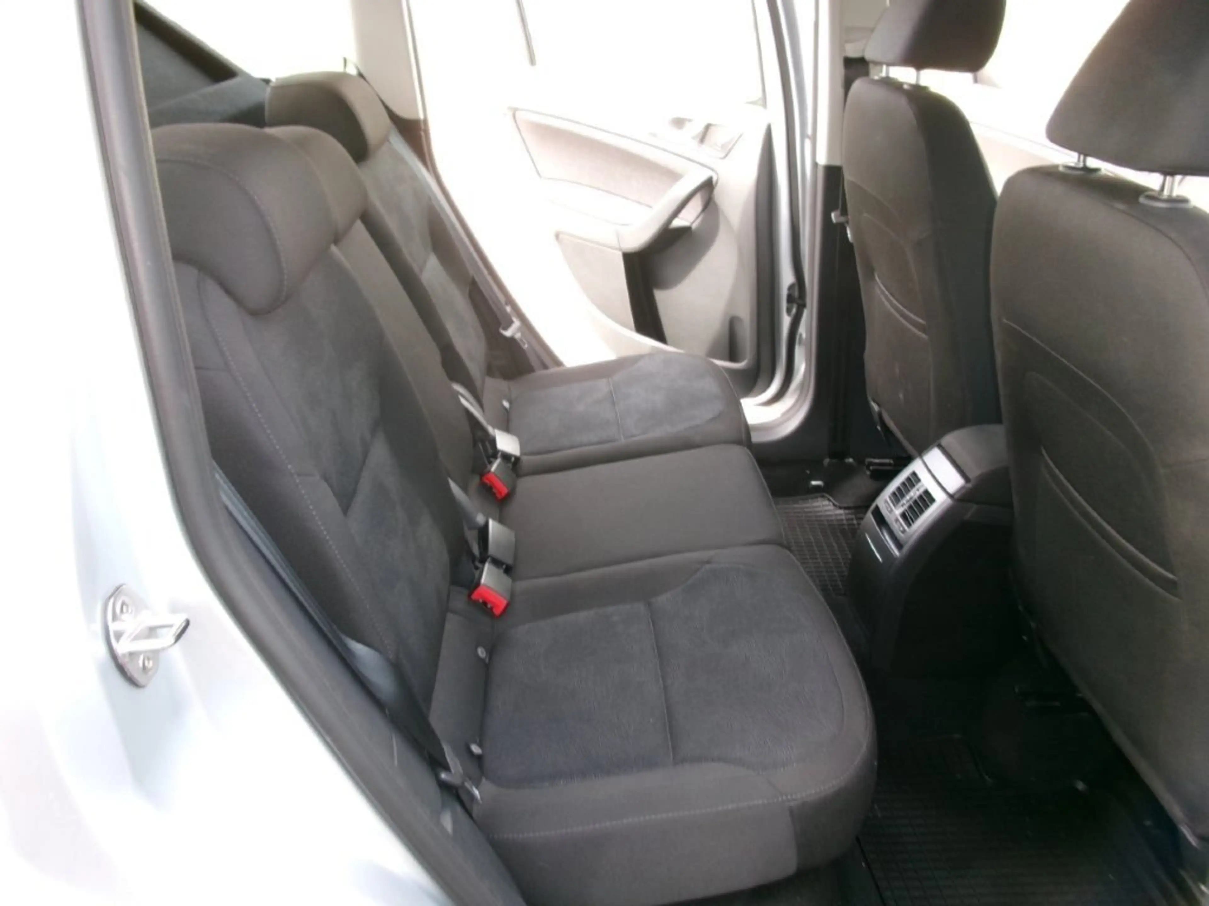 Skoda Yeti Yeti 2,0 TDI SCR 4x4 Ambition — photo 15