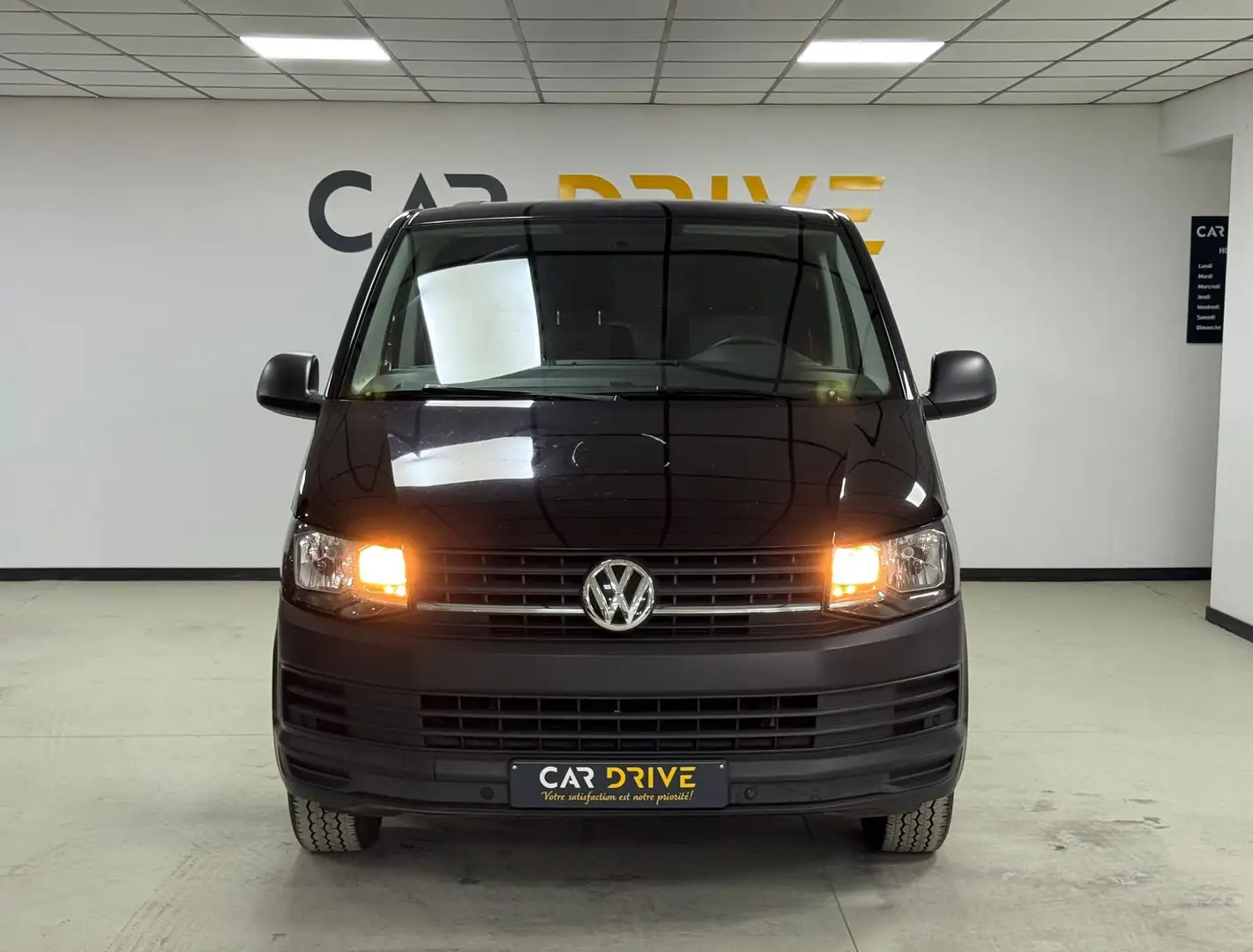 Volkswagen T6 Transporter 2.0 TDi CAPTEURS/ATR/NAVI/CARPLAY/CLIM/1ER PROPRIO Negro - 2