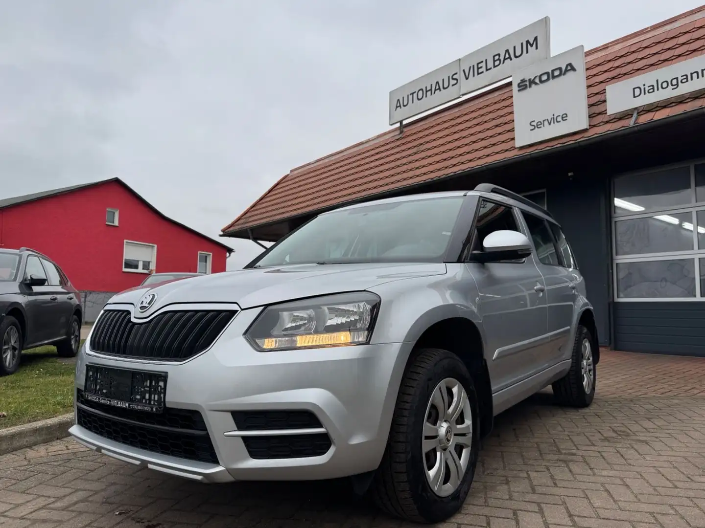 Skoda Yeti 1,4 TSI 90 kw  DSG Edition Ezüst - 1