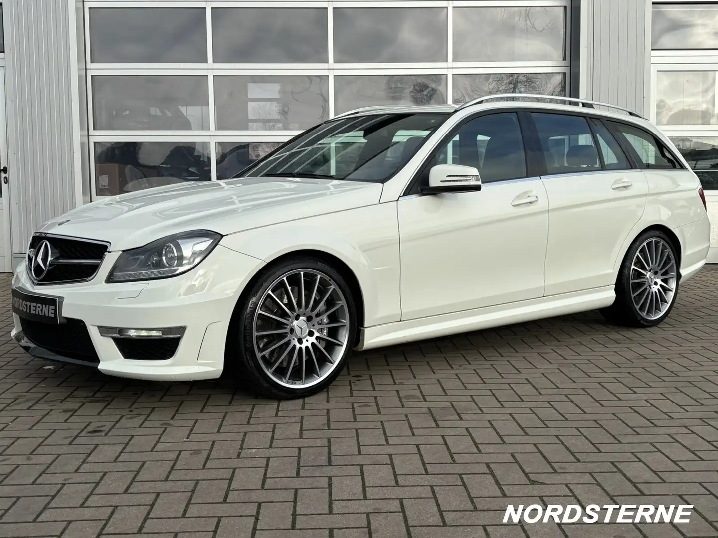 Mercedes-Benz C 63 AMG C 63 AMG T-Modell TRAUMZUSTAND+SCHECKHEFT+GERMAN White - 2