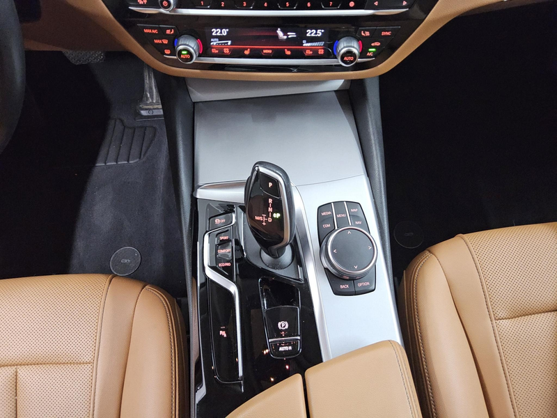 BMW 520 dA Touring Navi LED LC-Pro Leder Kamera — photo 6