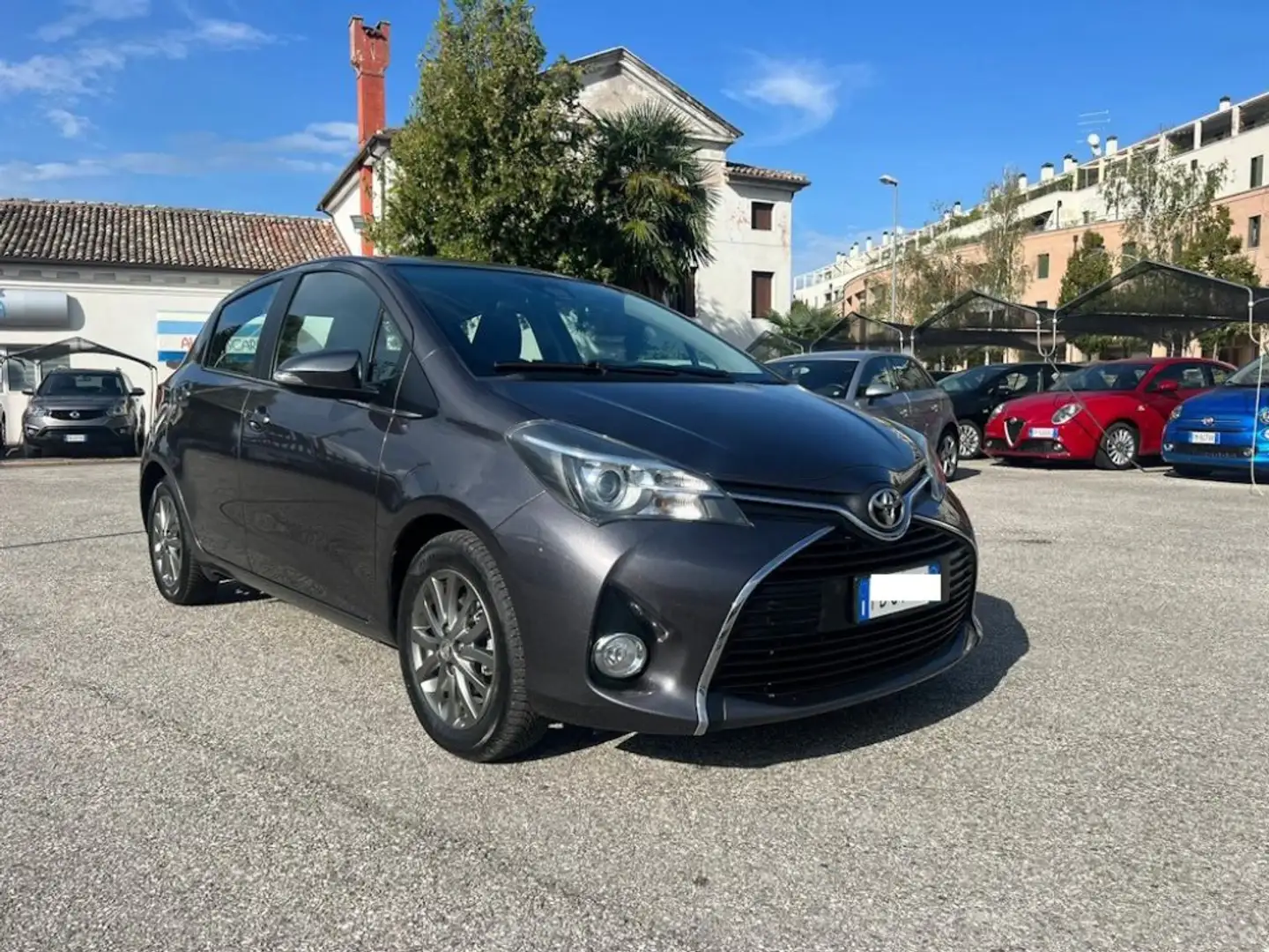 Toyota Yaris 1.0 5 porte Lounge UNICO PROPRIETARIO Gris - 1