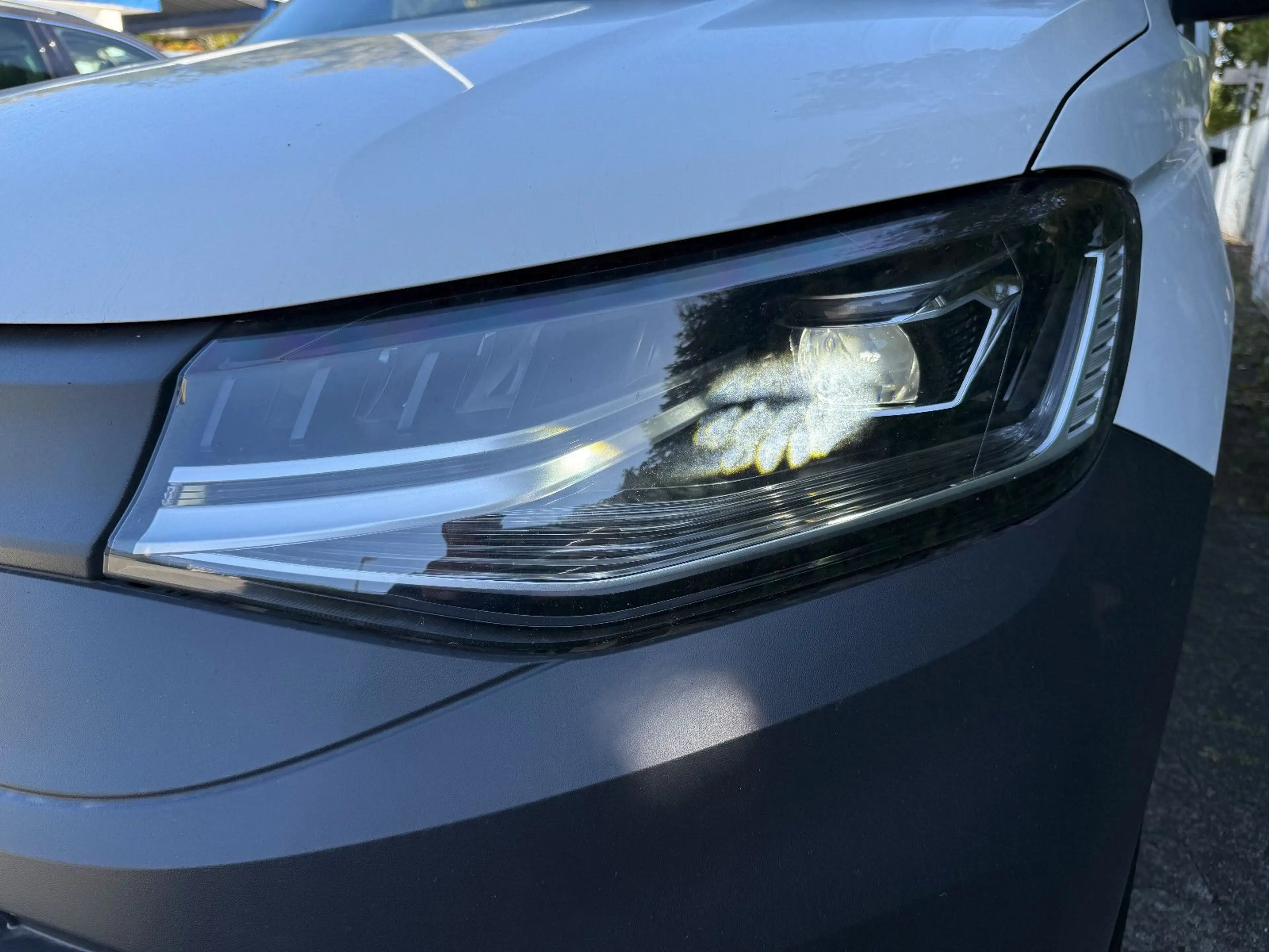 Volkswagen Caddy Cargo 2.0 Tdi DSG LED Navi Flügeltüren — photo 3