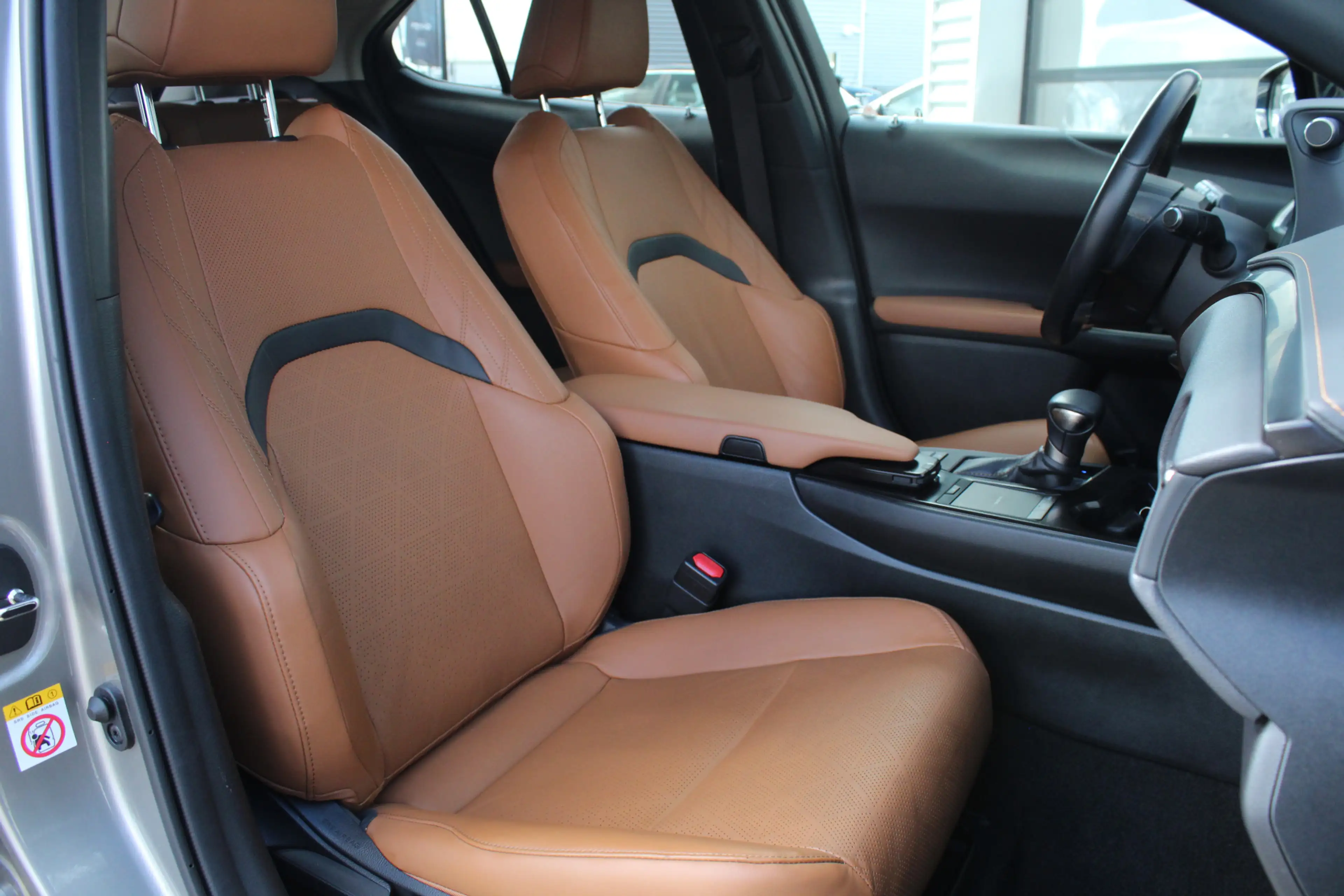 Lexus UX 250h Luxury Line / Carplay / Camera / Leer — photo 10