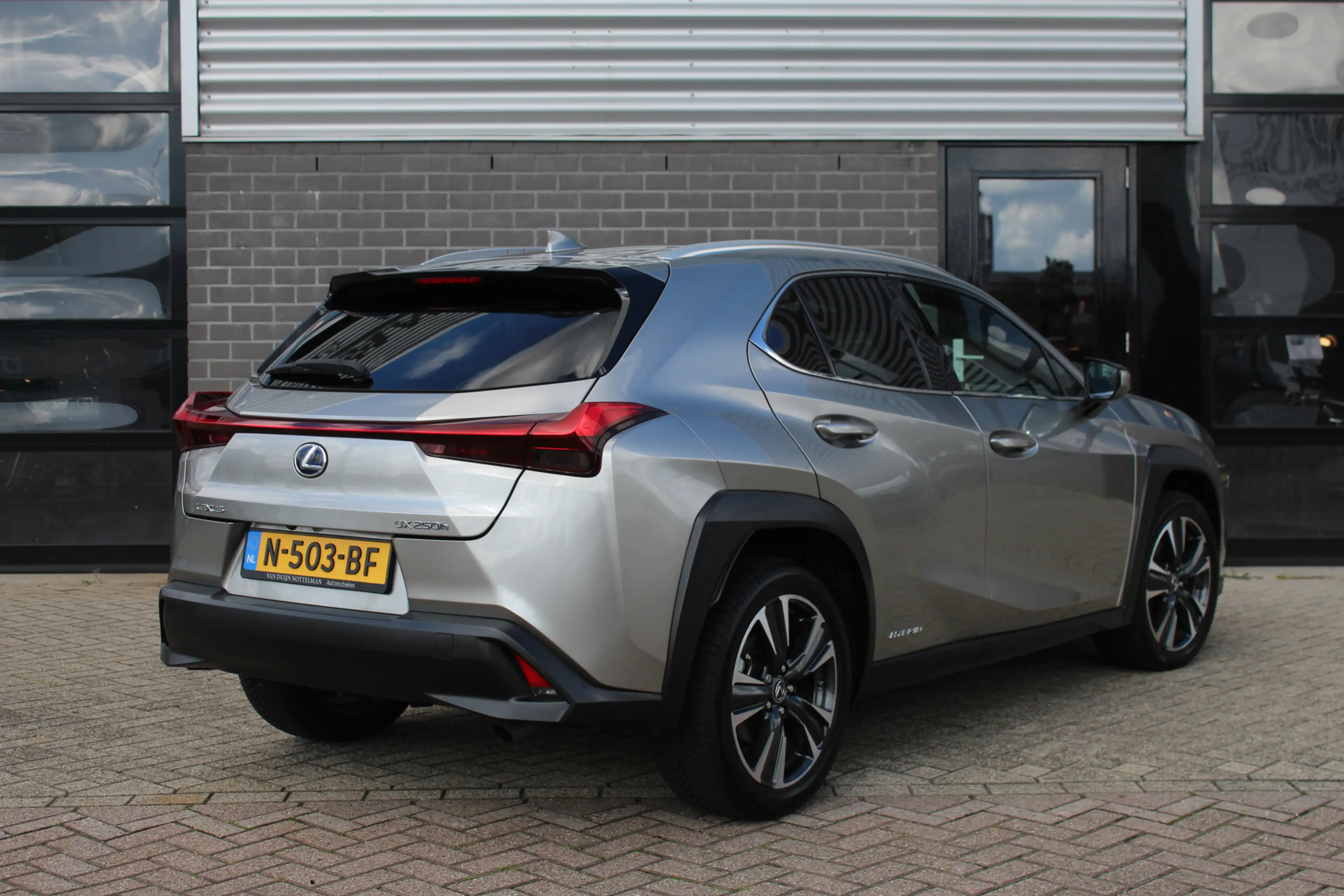 Lexus UX 250h Luxury Line / Carplay / Camera / Leer — photo 3
