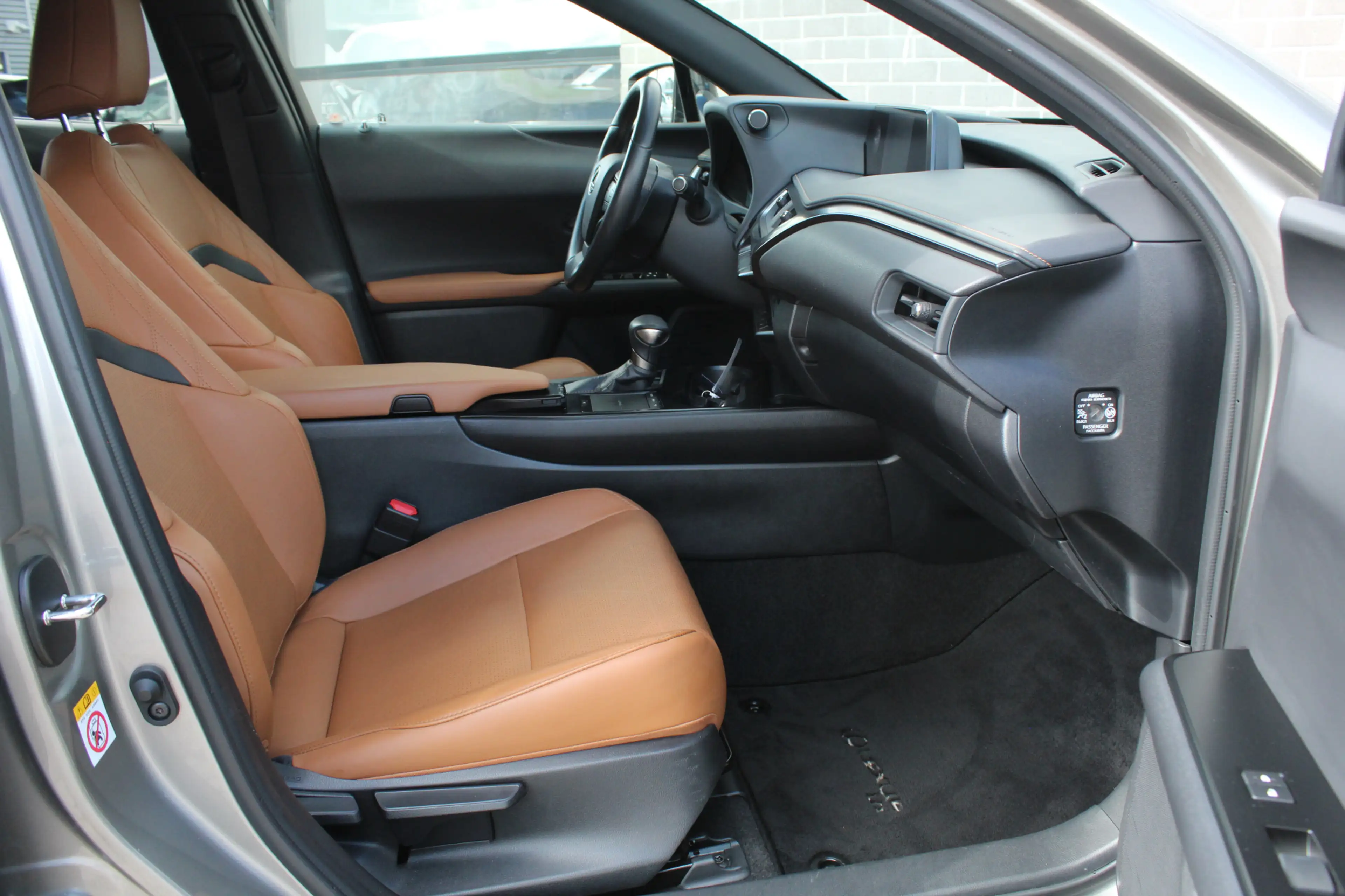 Lexus UX 250h Luxury Line / Carplay / Camera / Leer — photo 9