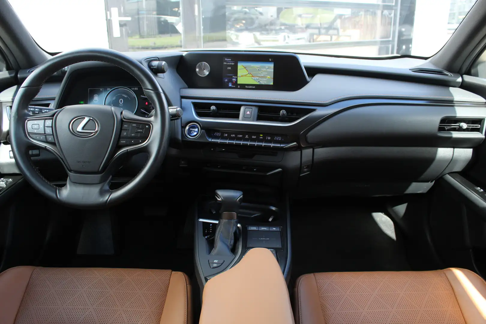 Lexus UX 250h Luxury Line / Carplay / Camera / Leer Gris - 2