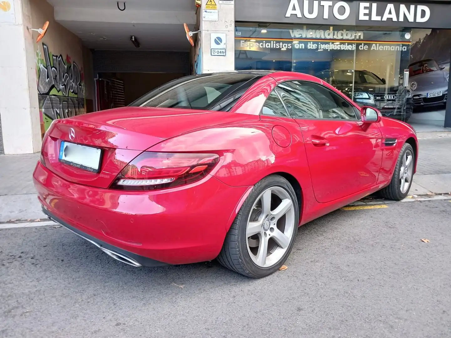 Mercedes-Benz SLC 300 ROADSTER Red - 1